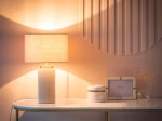 Lampe en céramique blanche et abat-jour en coton beige